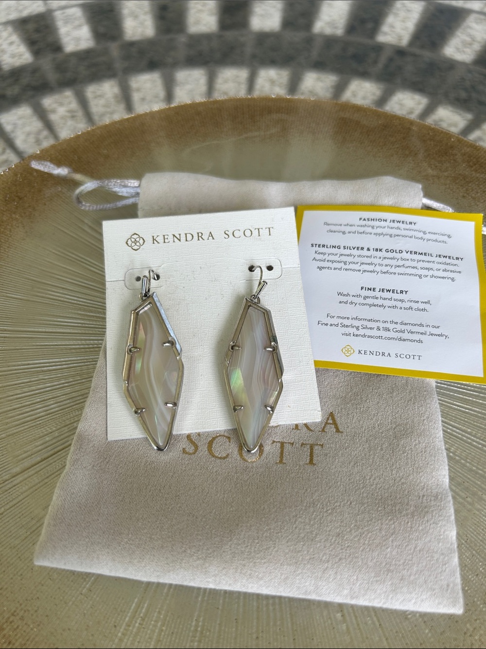 Kendra Scott Bexley Iridescent white banded Agate Earrings in Silver Frame